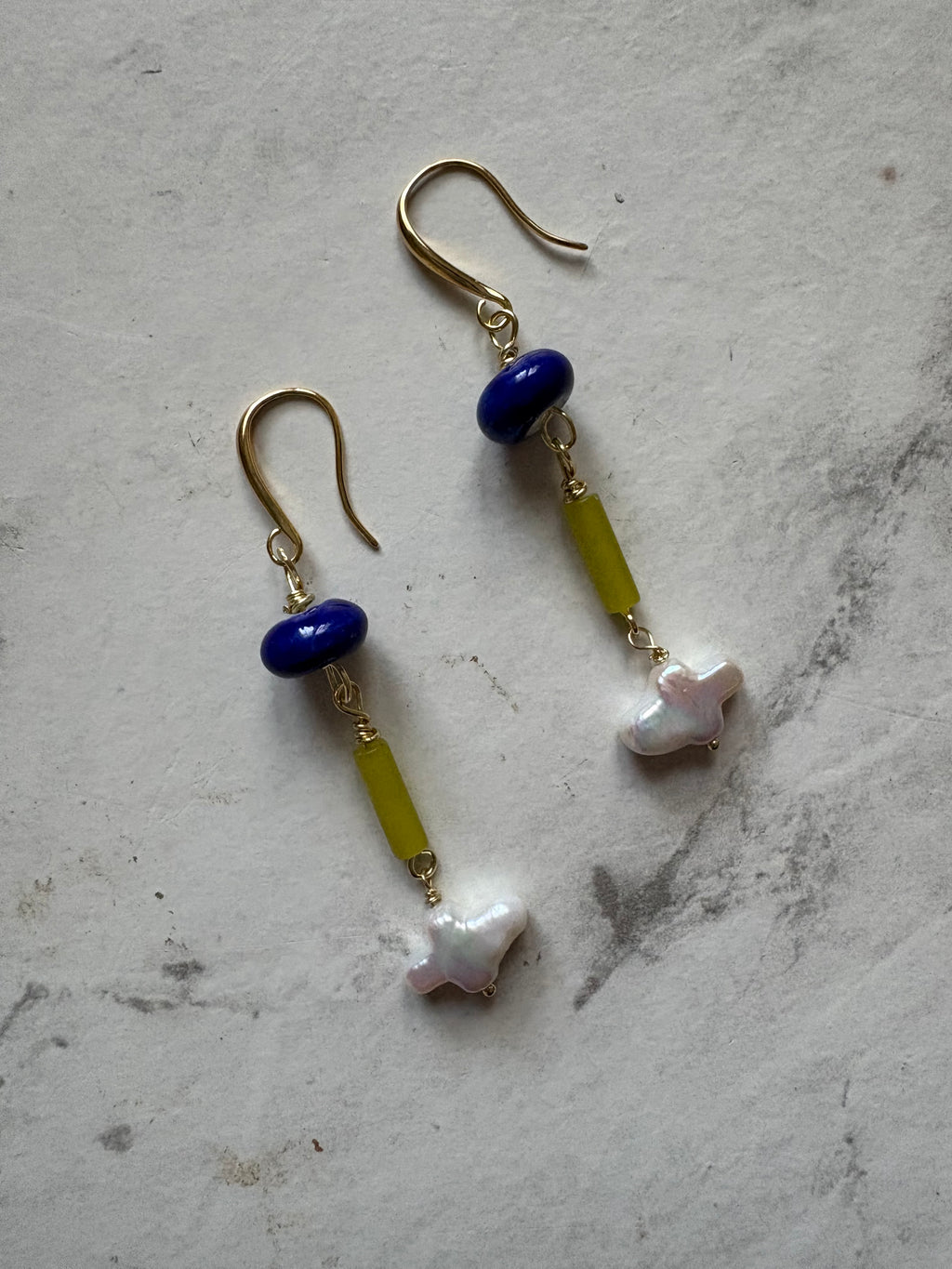 perla agua earrings