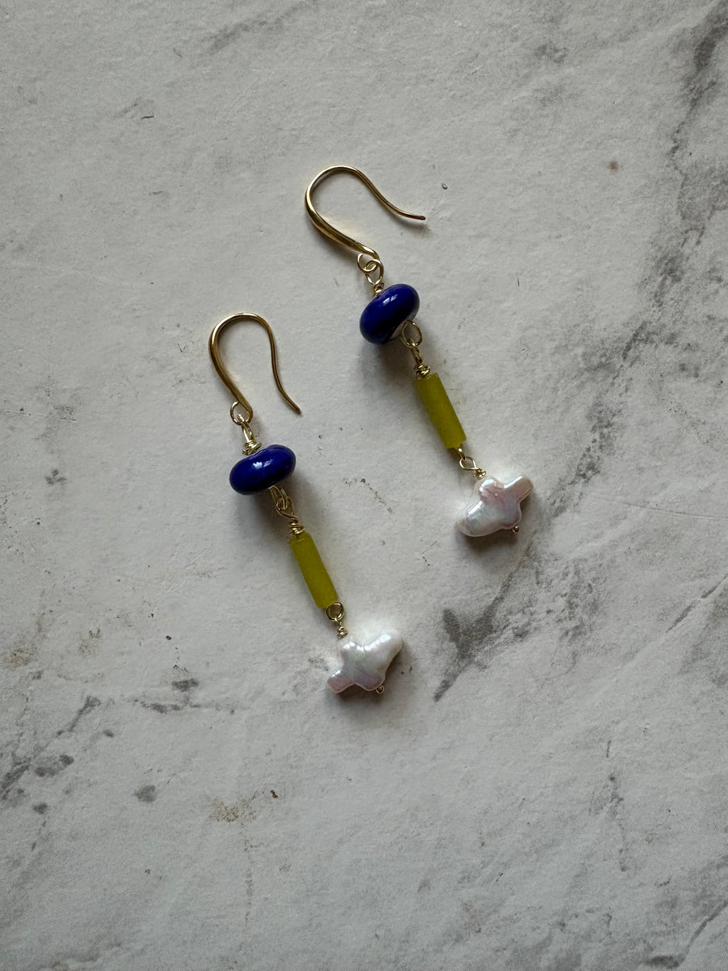 perla agua earrings