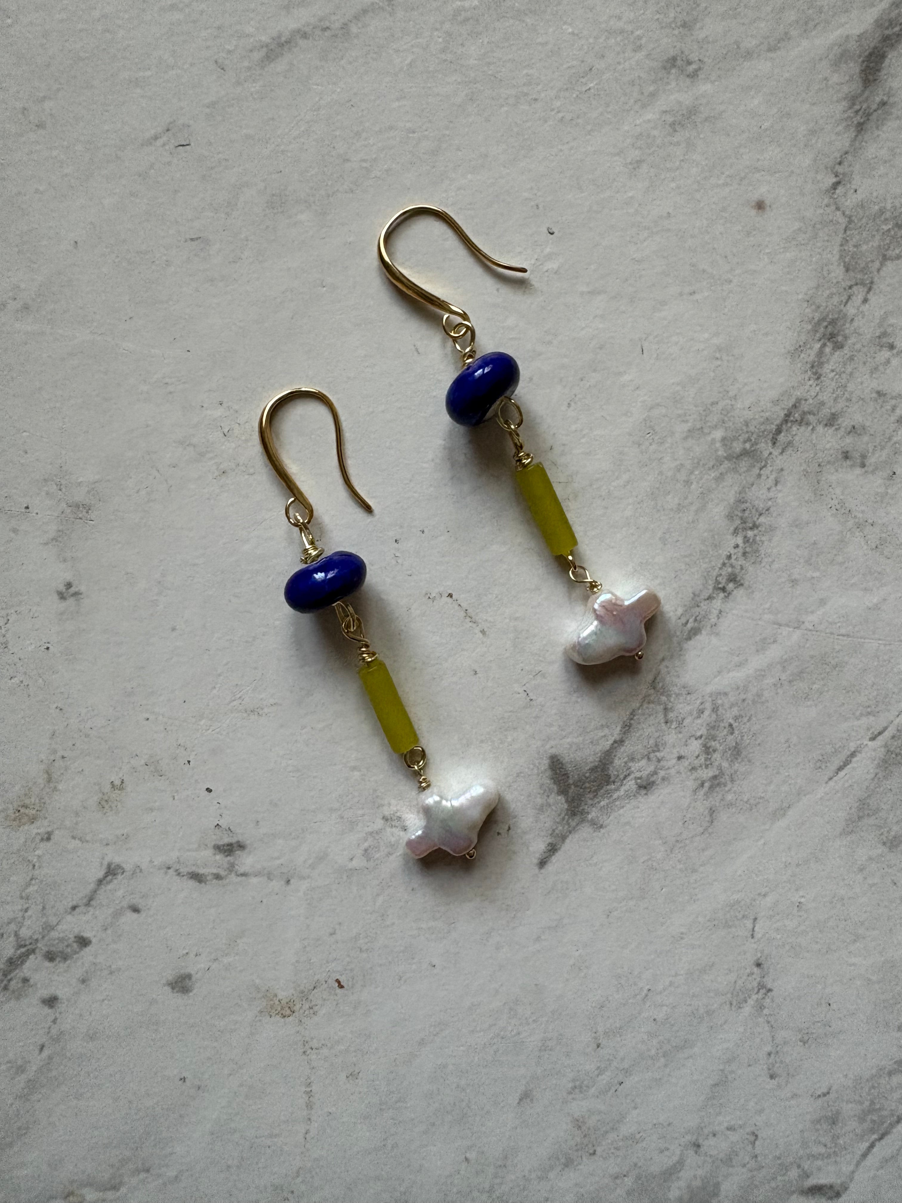 perla agua earrings