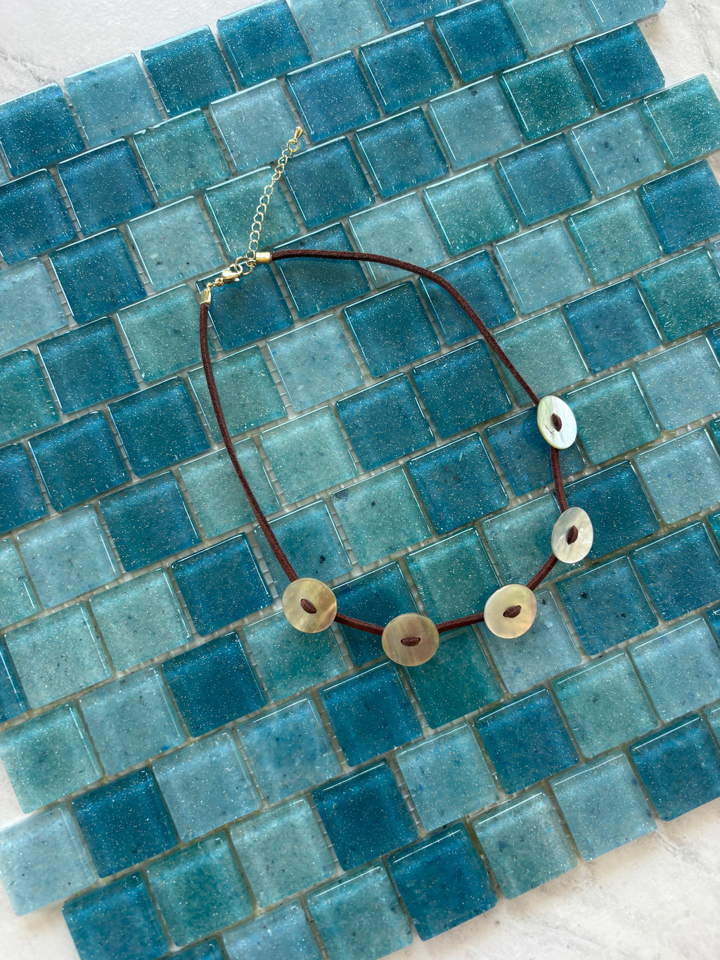buttons up choker