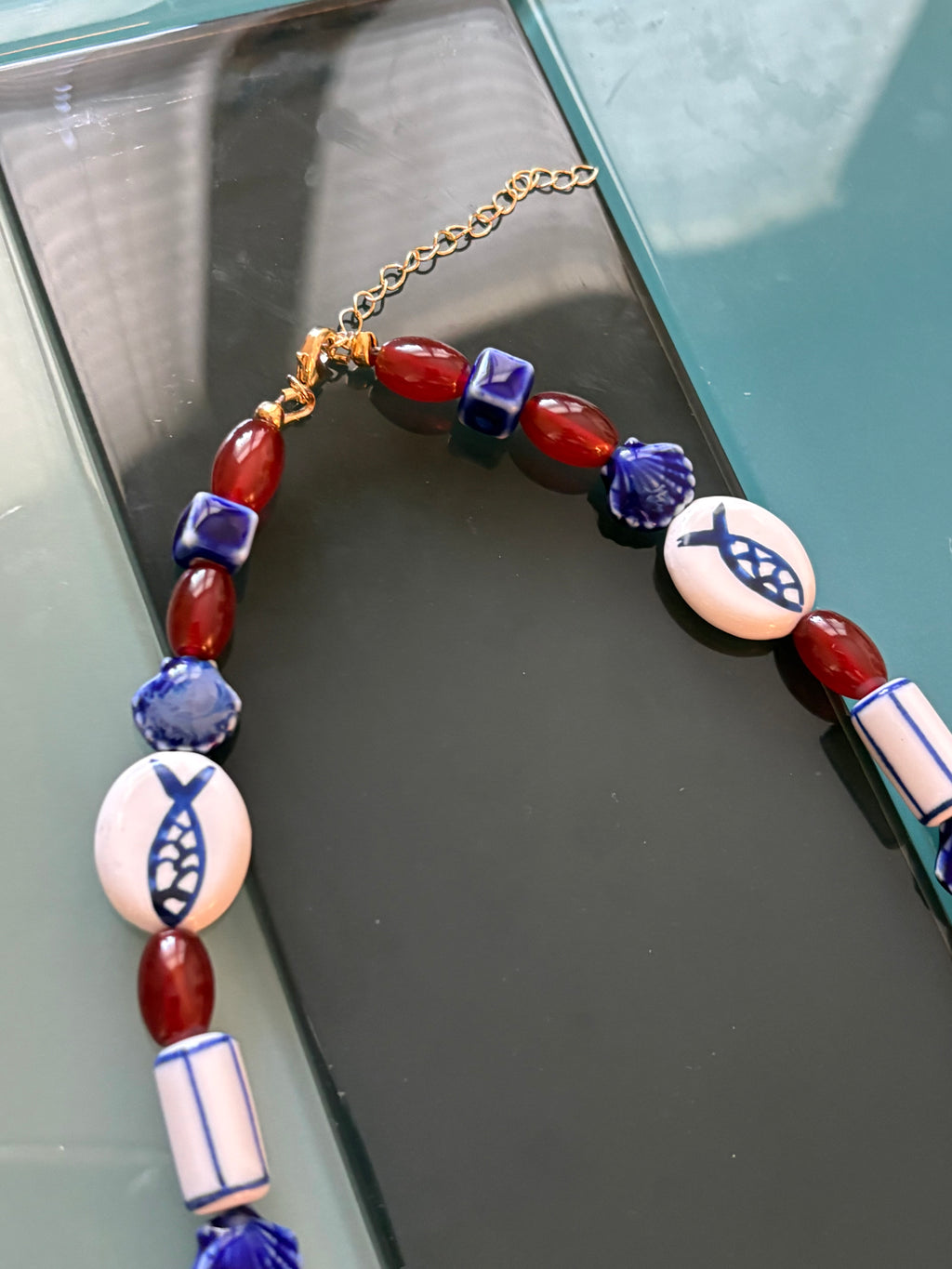 school of fish choker