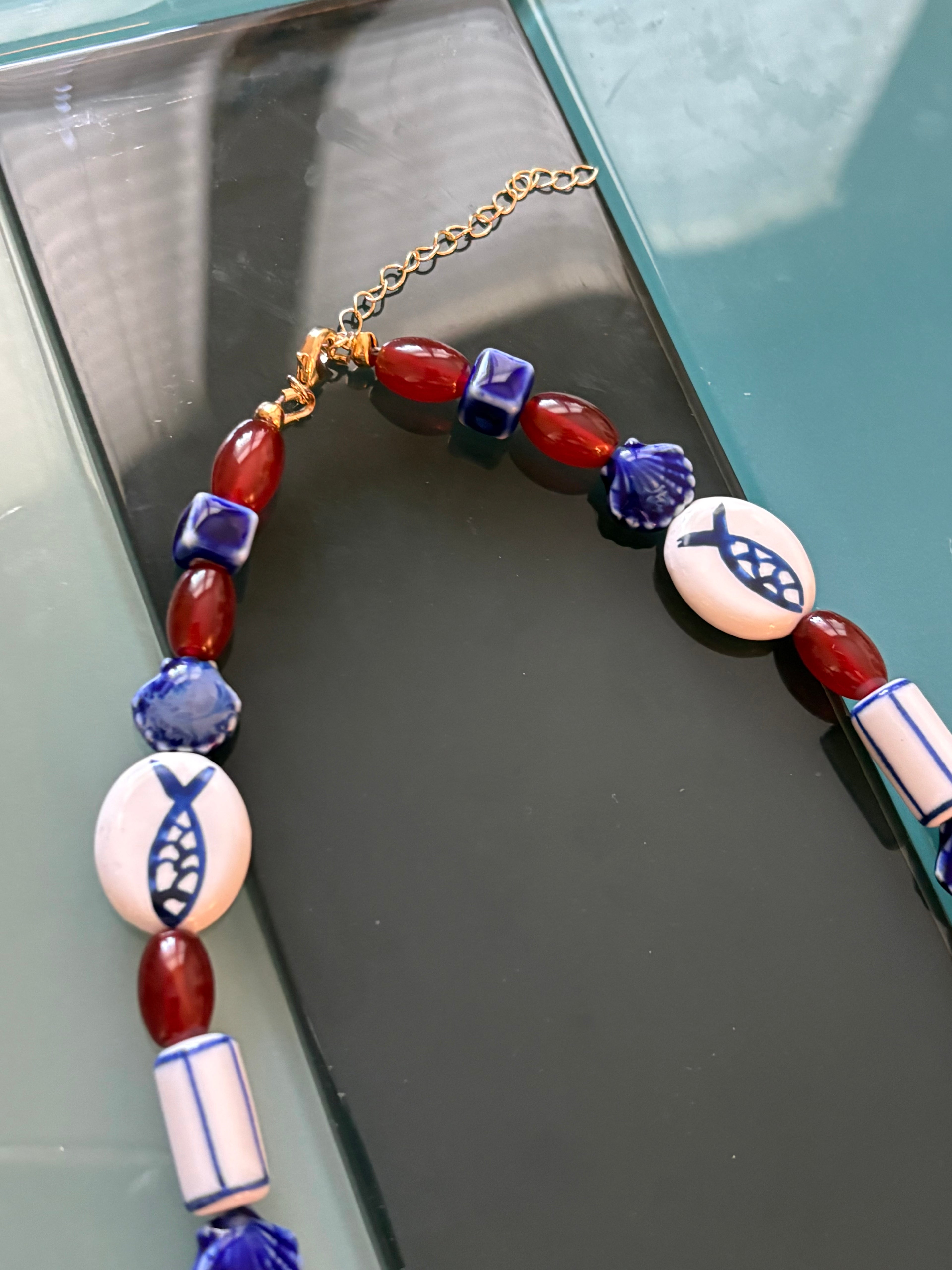 school of fish choker