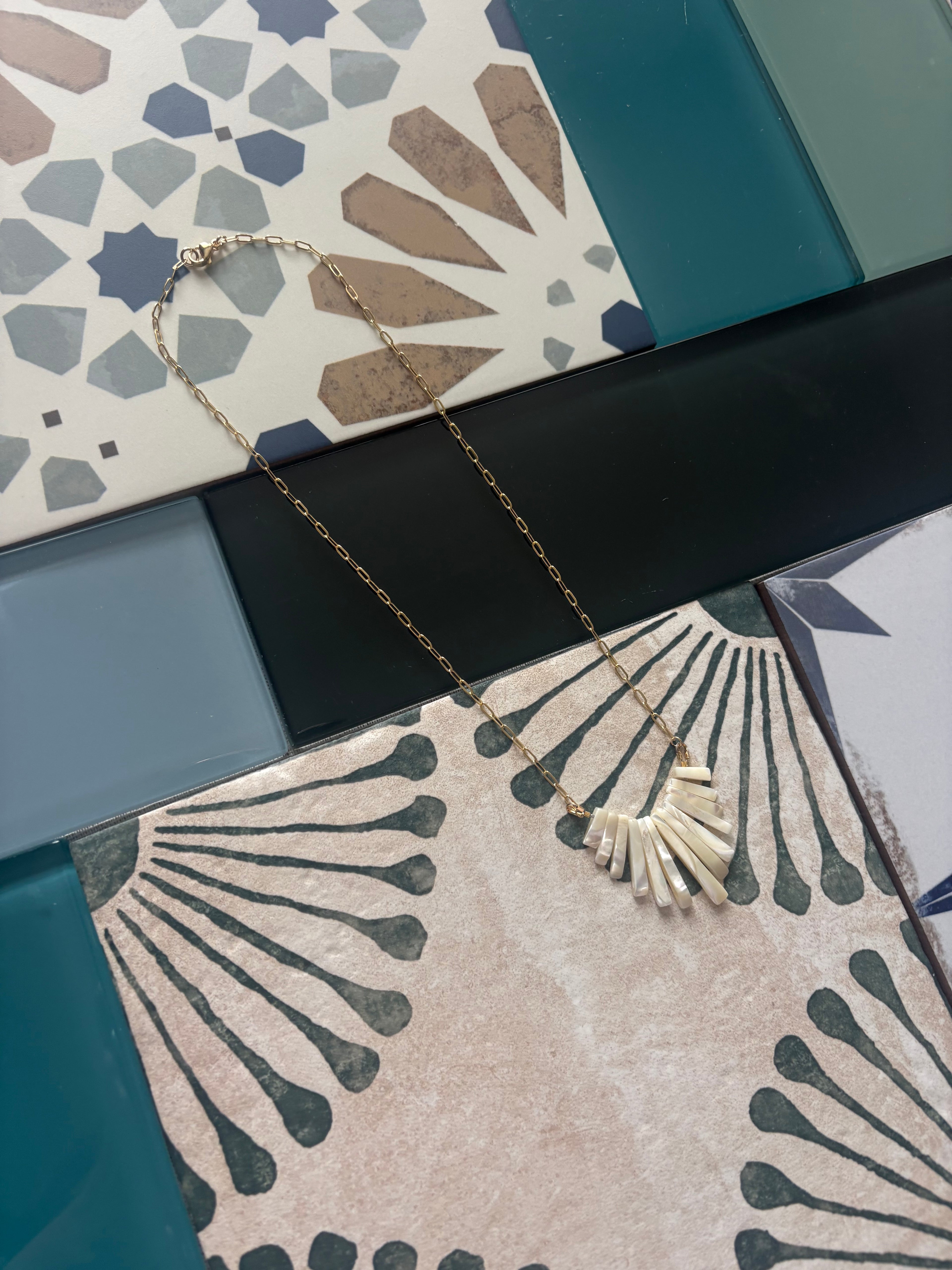 la perla necklace