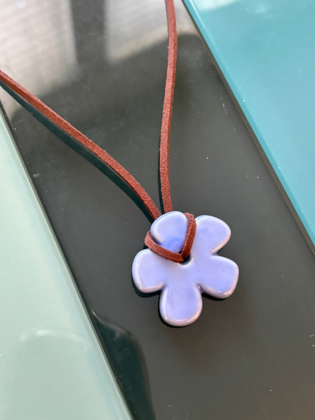 periwinkle shore choker