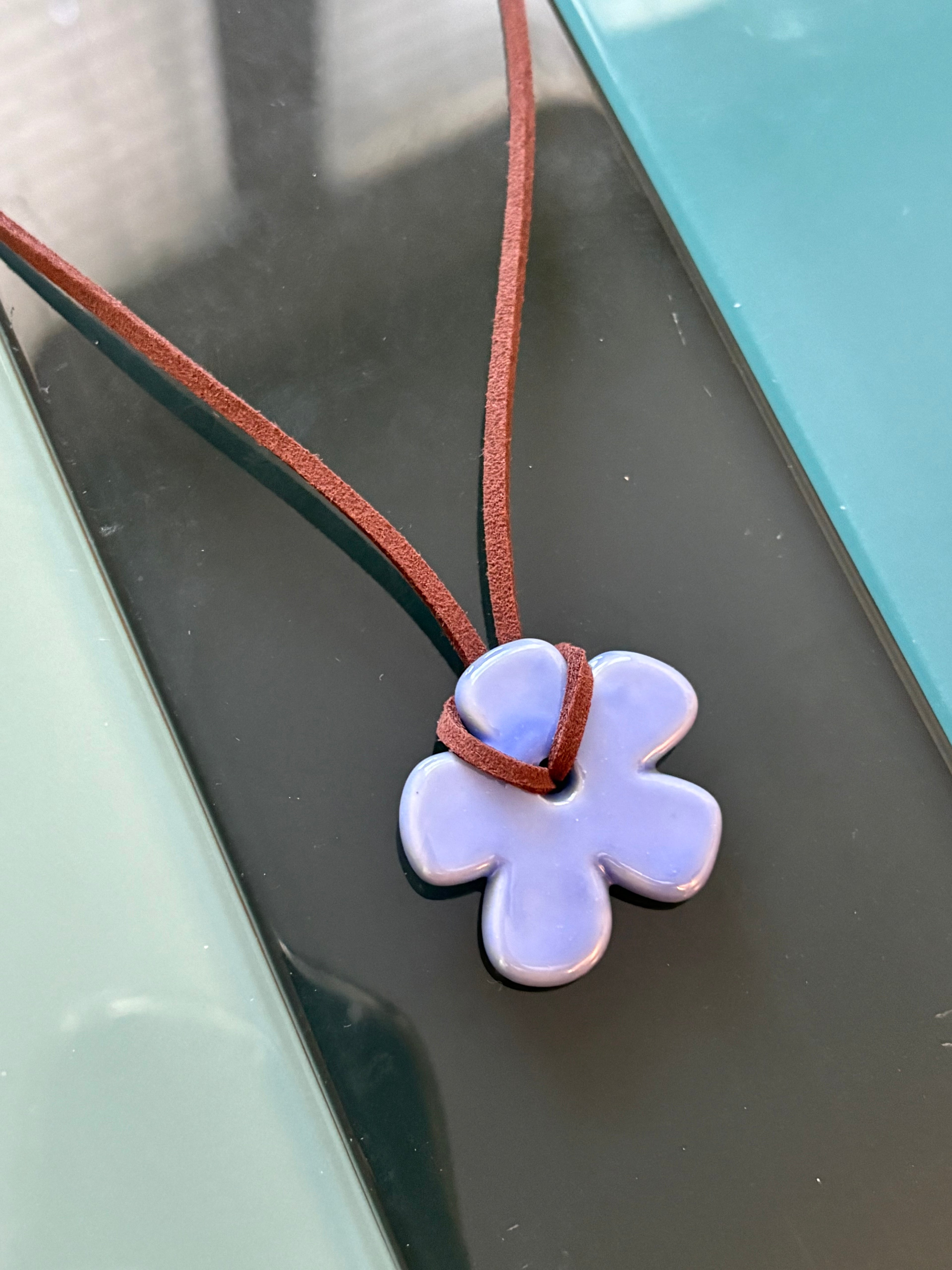 periwinkle shore choker