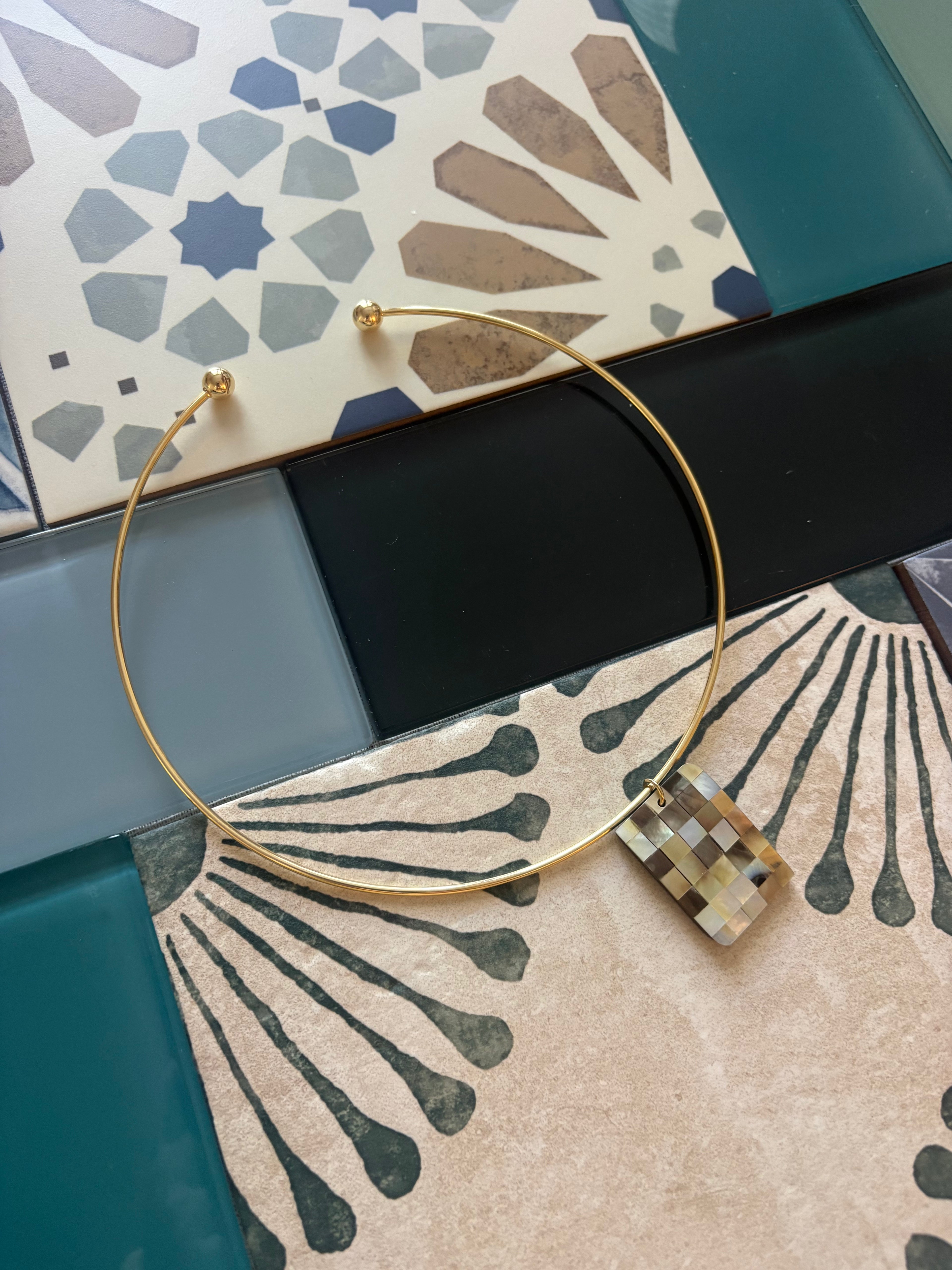 tidal tiles choker