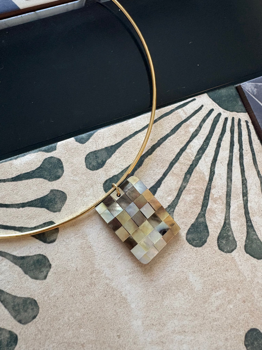 tidal tiles choker
