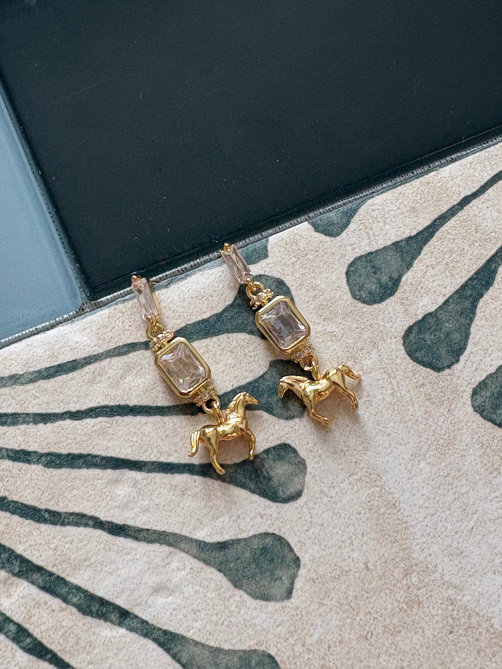 carousel cavallo earrings