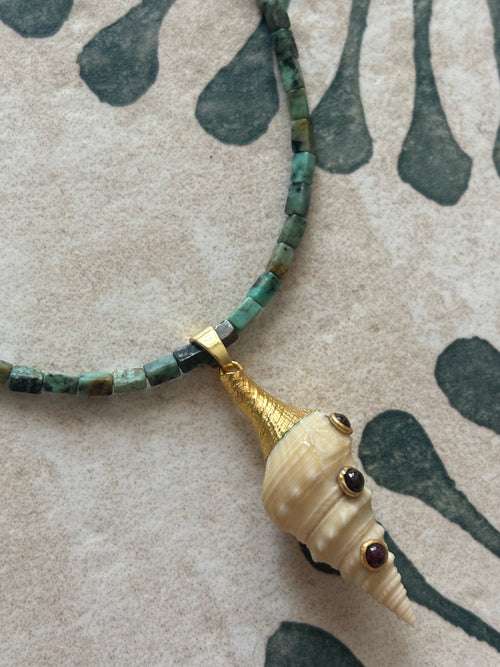 coral reef necklace